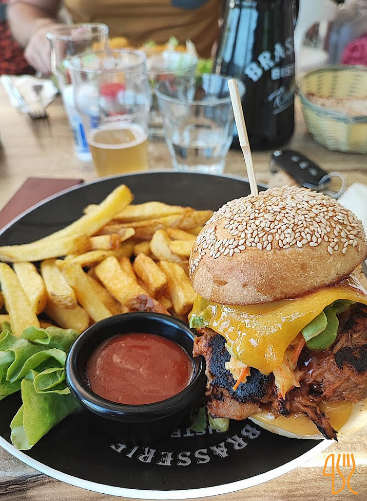 Burger maison avec bun brioché